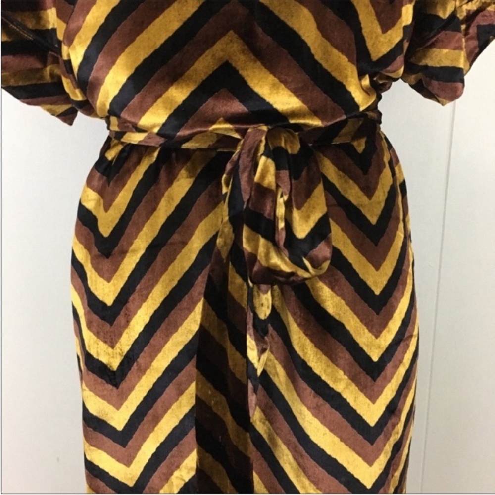 Marc Marc Jacobs SAMPLE Velvet Dress Women’s S Chevron Short Sleeve Crew Neck - Picture 4 of 9